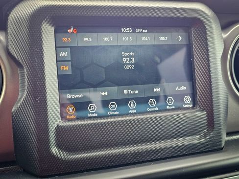 Certified 2022 Jeep Gladiator Willys image 20