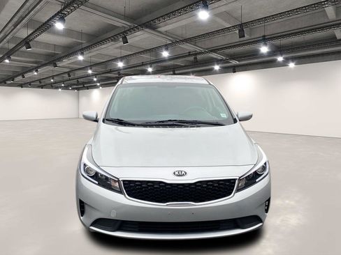 Used 2018 Kia Forte LX w/ LX Rear Camera Package image 2