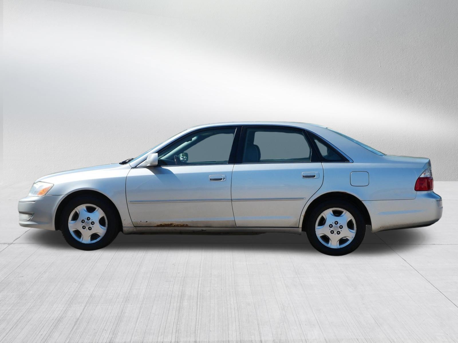 Used 2003 Toyota Avalon XLS FWD image 4