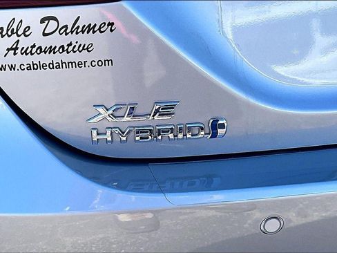 Used 2021 Toyota Camry XLE w/ Navigation Upgrade Package FWD image 7