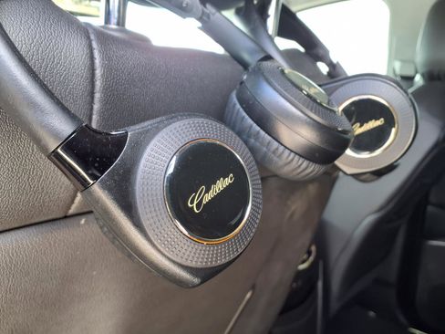 Used 2018 Cadillac Escalade Premium Luxury image 13