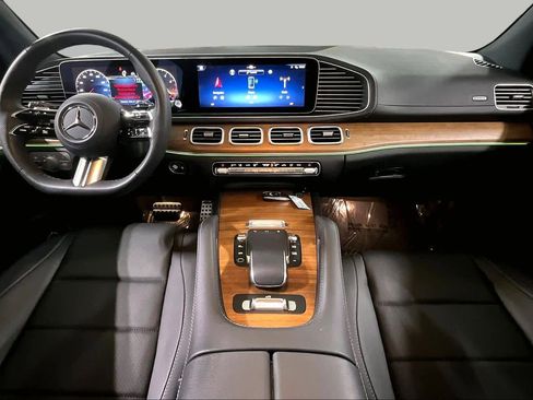 Used 2025 Mercedes-Benz GLS 450 4MATIC image 16