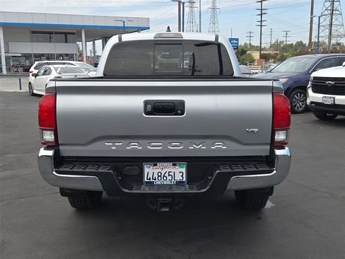 Used 2022 Toyota Tacoma SR5 RWD image 28