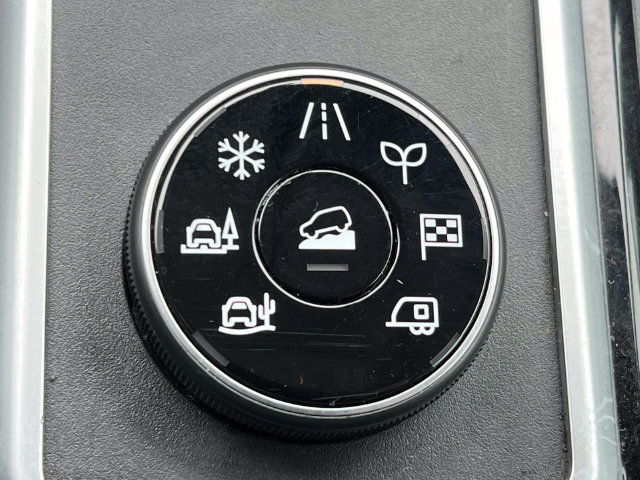 Used 2024 Nissan Pathfinder SV AWD/4WD image 26