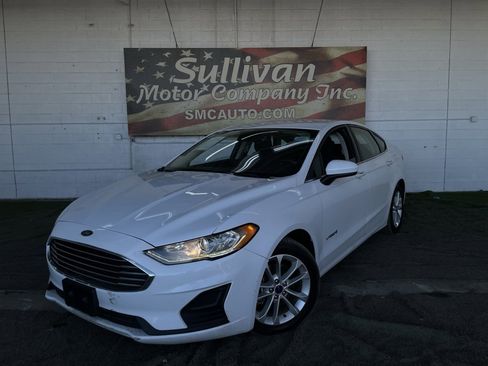 Used 2019 Ford Fusion SE image 3