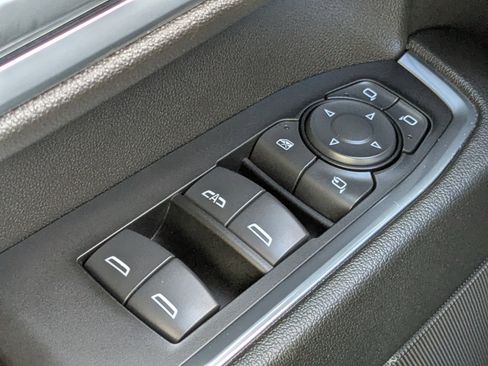 Used 2025 Chevrolet Silverado 2500 LT image 24