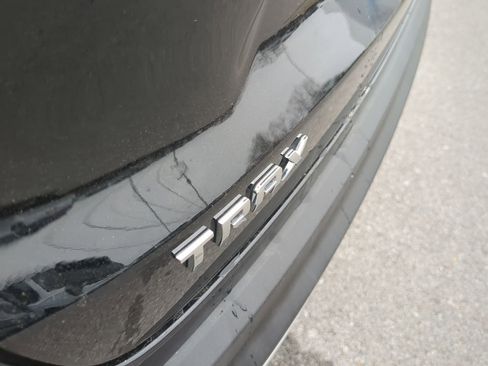 Used 2025 Chevrolet Trax LT w/ Driver Confidence Package image 29