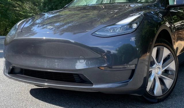 Used 2024 Tesla Model Y Long Range RWD image 3