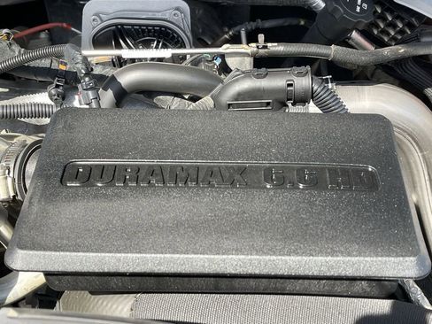 Used 2024 GMC Sierra 2500 AT4 w/ Technology Package AWD/4WD image 14