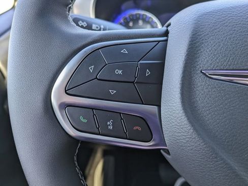 New 2026 Chrysler Pacifica Select FWD image 25