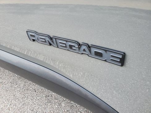 Used 2022 Jeep Renegade Altitude w/ Sun/Sound Group AWD/4WD image 31