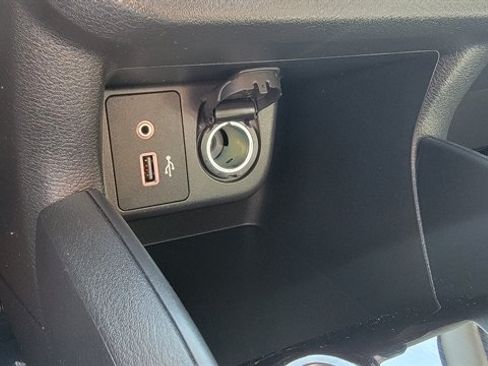 Used 2022 Nissan Versa SV w/ Trunk Package FWD image 30