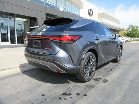 Used 2025 Lexus RX 450h AWD w/ Luxury Package image 9
