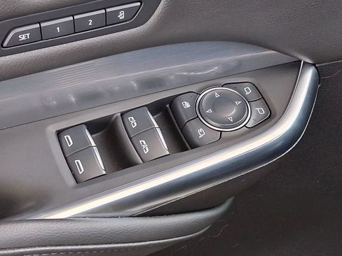 Used 2025 Cadillac XT4 Premium Luxury w/ LPO, Floor Liner Package FWD image 18