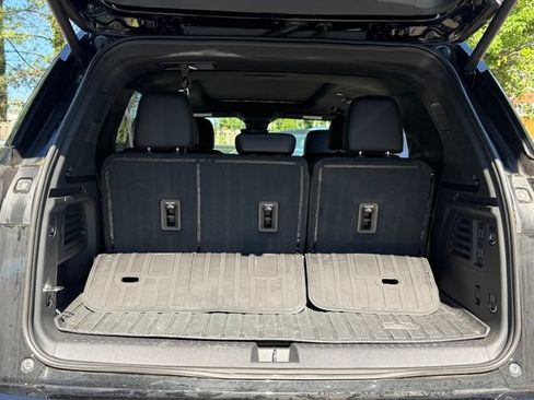 Used 2025 Chevrolet Traverse High Country w/ LPO, Floor Liner Package AWD/4WD image 22
