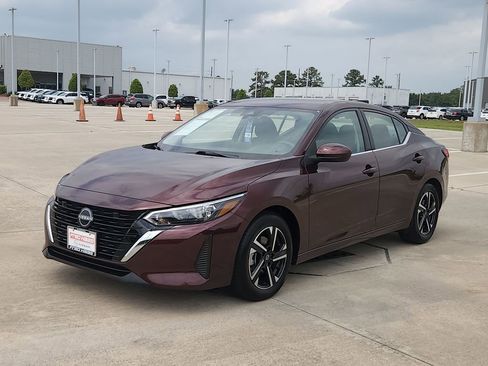 Used 2025 Nissan Sentra SV FWD image 3