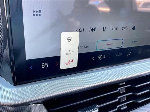 Used 2025 Ford Explorer ST-Line image 31