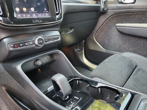Certified 2023 Volvo XC40 Recharge Ultimate w/ Protection Package Premier AWD/4WD image 19