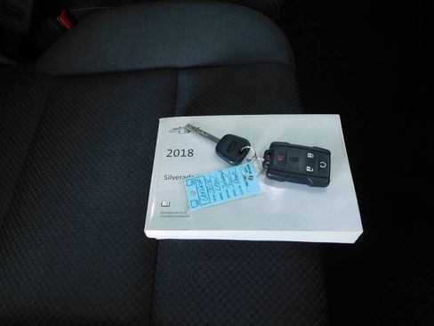 Used 2018 Chevrolet Silverado 1500 LT w/ Midnight Edition AWD/4WD image 23