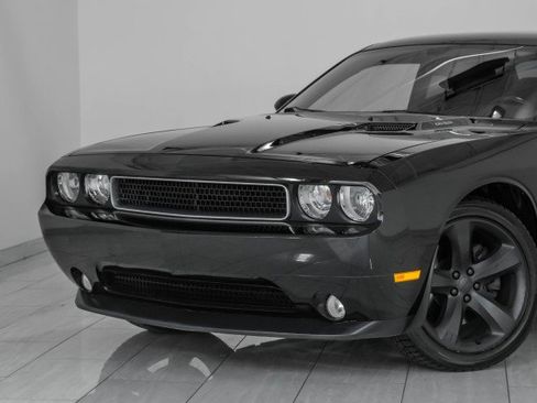 Used 2014 Dodge Challenger R/T image 43