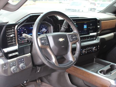 Used 2024 Chevrolet Silverado 3500 High Country w/ High Country Premium Package AWD/4WD image 10