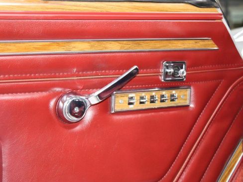 Used 1986 Jeep Grand Wagoneer image 59