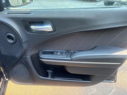 Used 2016 Dodge Charger SXT RWD image 32