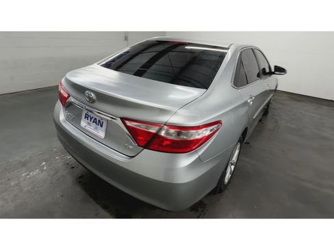 Used 2016 Toyota Camry LE image 8