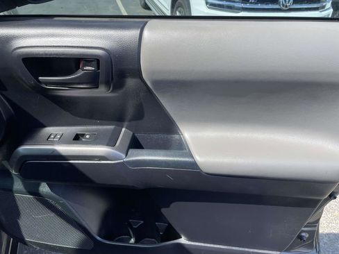 Used 2019 Toyota Tacoma SR5 RWD image 44