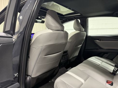 Used 2025 Toyota Camry SE image 17