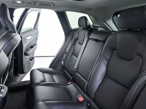 Certified 2023 Volvo XC60 B5 Ultimate w/ Climate Package FWD image 23