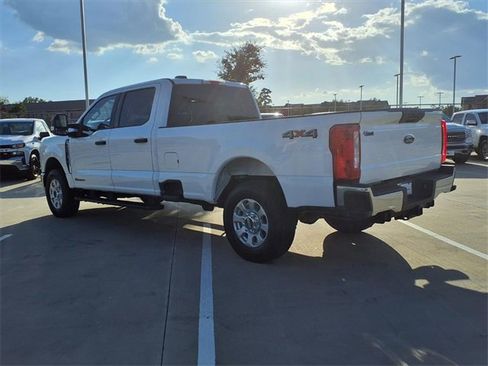 Used 2024 Ford F250 XLT image 2