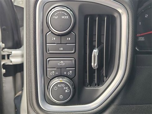 Used 2023 Chevrolet Silverado 2500 LT image 16