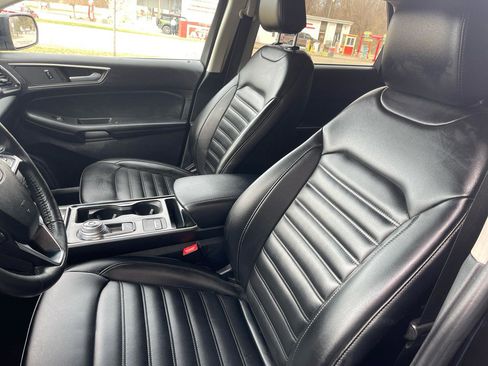 Used 2020 Ford Edge SEL w/ Convenience Package image 12