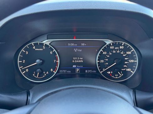 Used 2025 Nissan Altima 2.5 SV FWD image 39