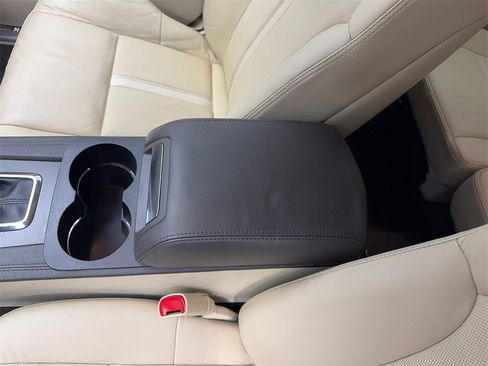 Used 2019 Lincoln MKT AWD image 71