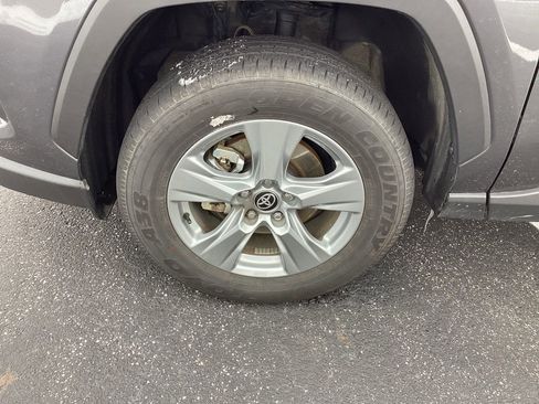 Used 2025 Toyota RAV4 XLE image 31