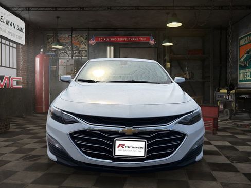 Certified 2022 Chevrolet Malibu LT image 2