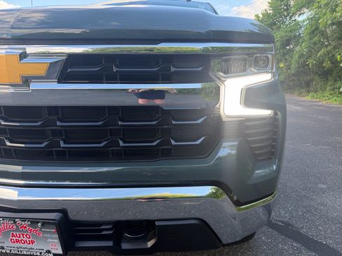 Used 2025 Chevrolet Silverado 1500 LT AWD/4WD image 7