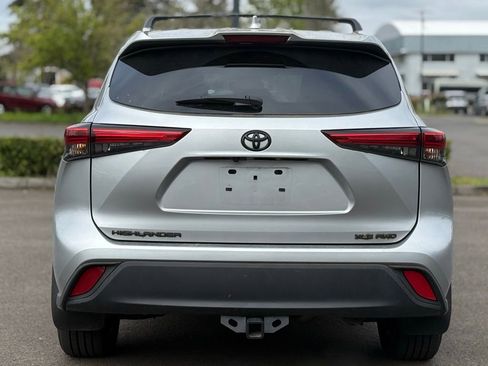 Used 2022 Toyota Highlander XLE image 4