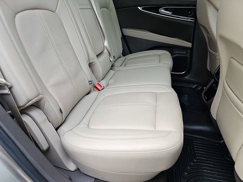 Used 2021 Lincoln Nautilus Reserve w/ Equipment Group 201A image 18