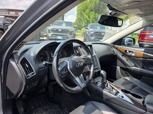 Used 2019 INFINITI Q50 Luxe w/ Essential Package (3.0T Luxe) AWD/4WD image 8