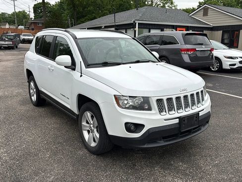 Used 2017 Jeep Compass Latitude AWD/4WD image 7