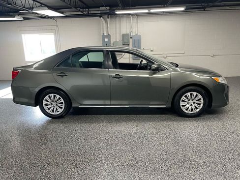 Used 2014 Toyota Camry LE FWD image 6