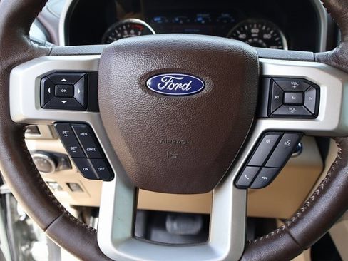 Certified 2019 Ford F150 Lariat w/ Equipment Group 502A Luxury image 31