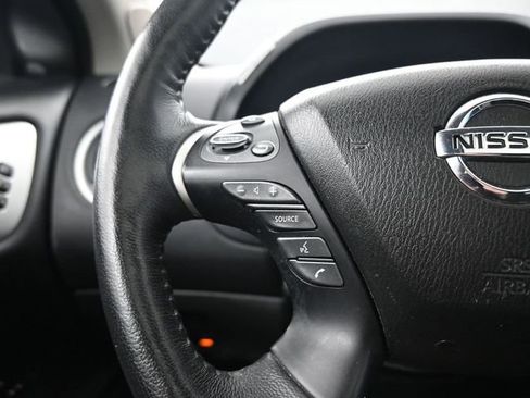 Used 2020 Nissan Pathfinder Platinum image 17