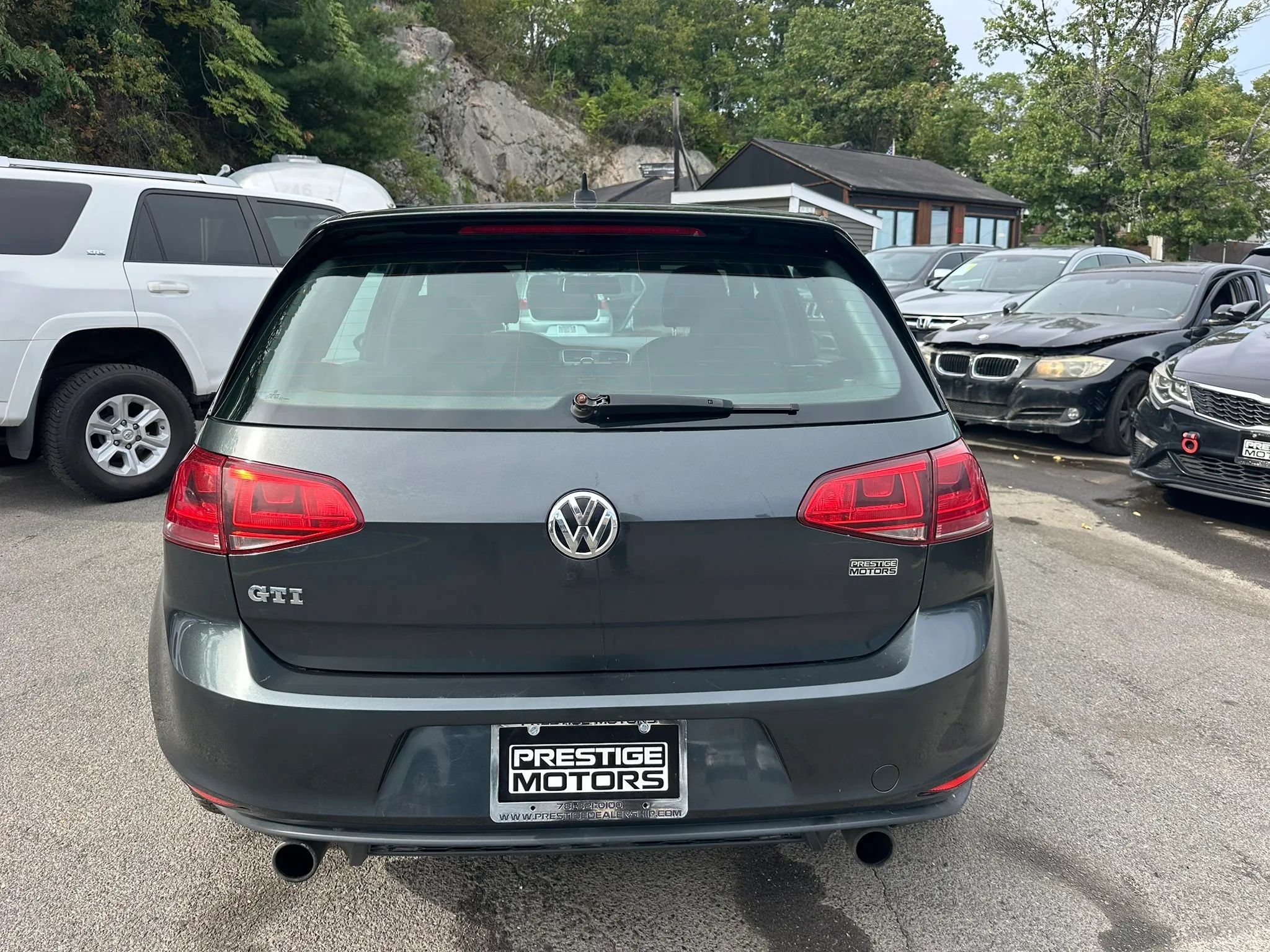 Used 2015 Volkswagen Golf 4-Door FWD image 7