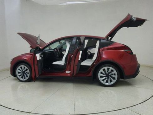 Used 2026 Tesla Model Y AWD image 72