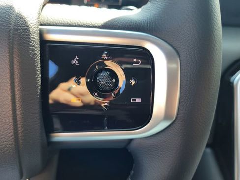 New 2026 Nissan Armada SL w/ Captain's Chari Seat Package image 19