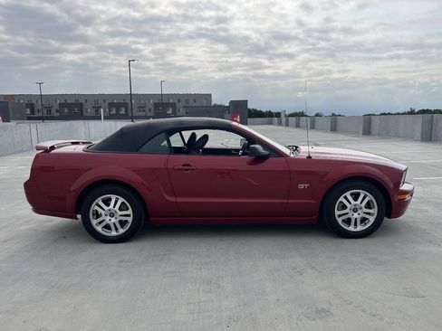 Used 2005 Ford Mustang GT RWD image 9